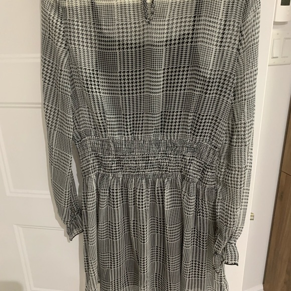 Lira dress - Picture 2 of 5